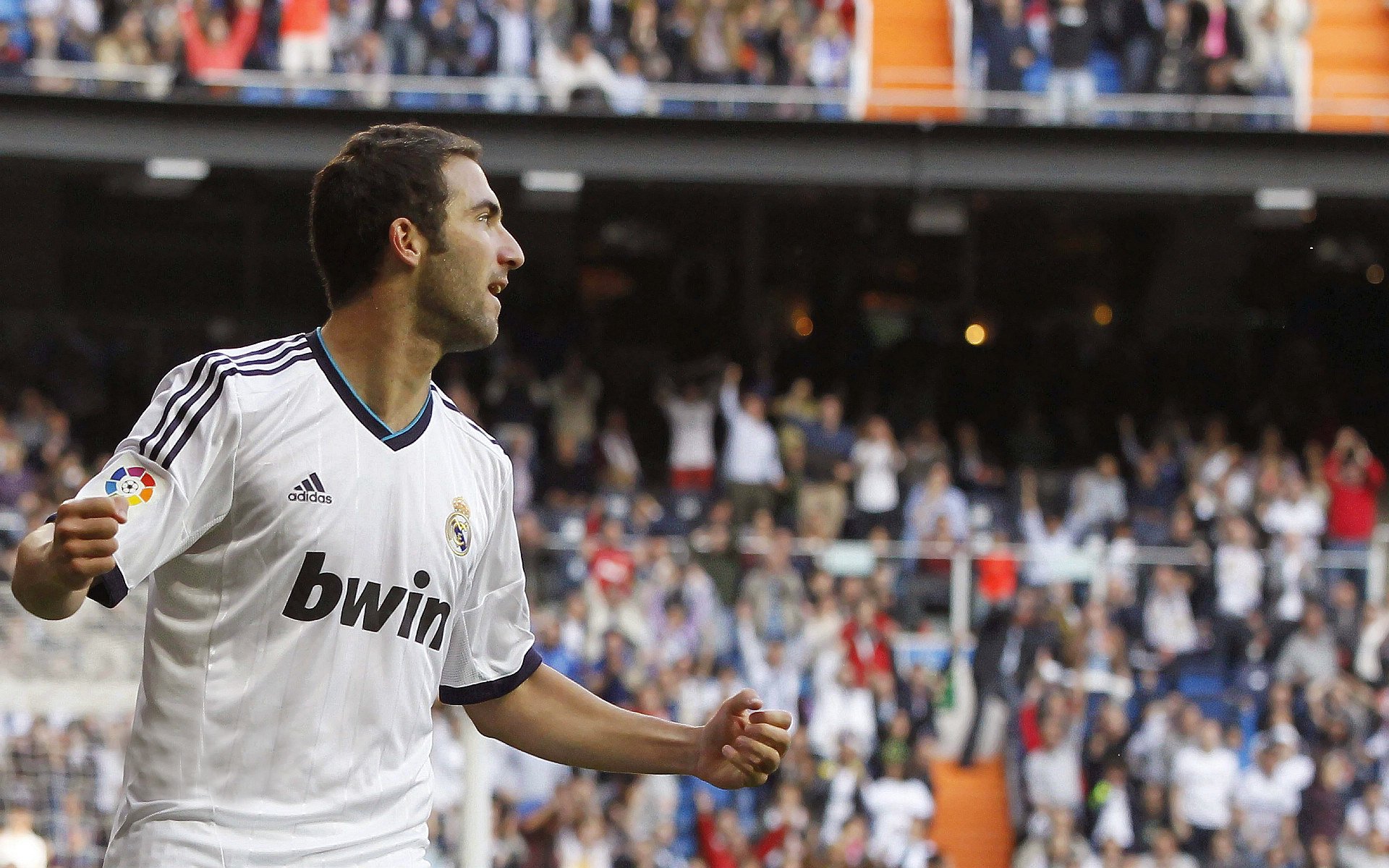 中超联赛的俱乐部财务监管，中超俱乐部管理体制