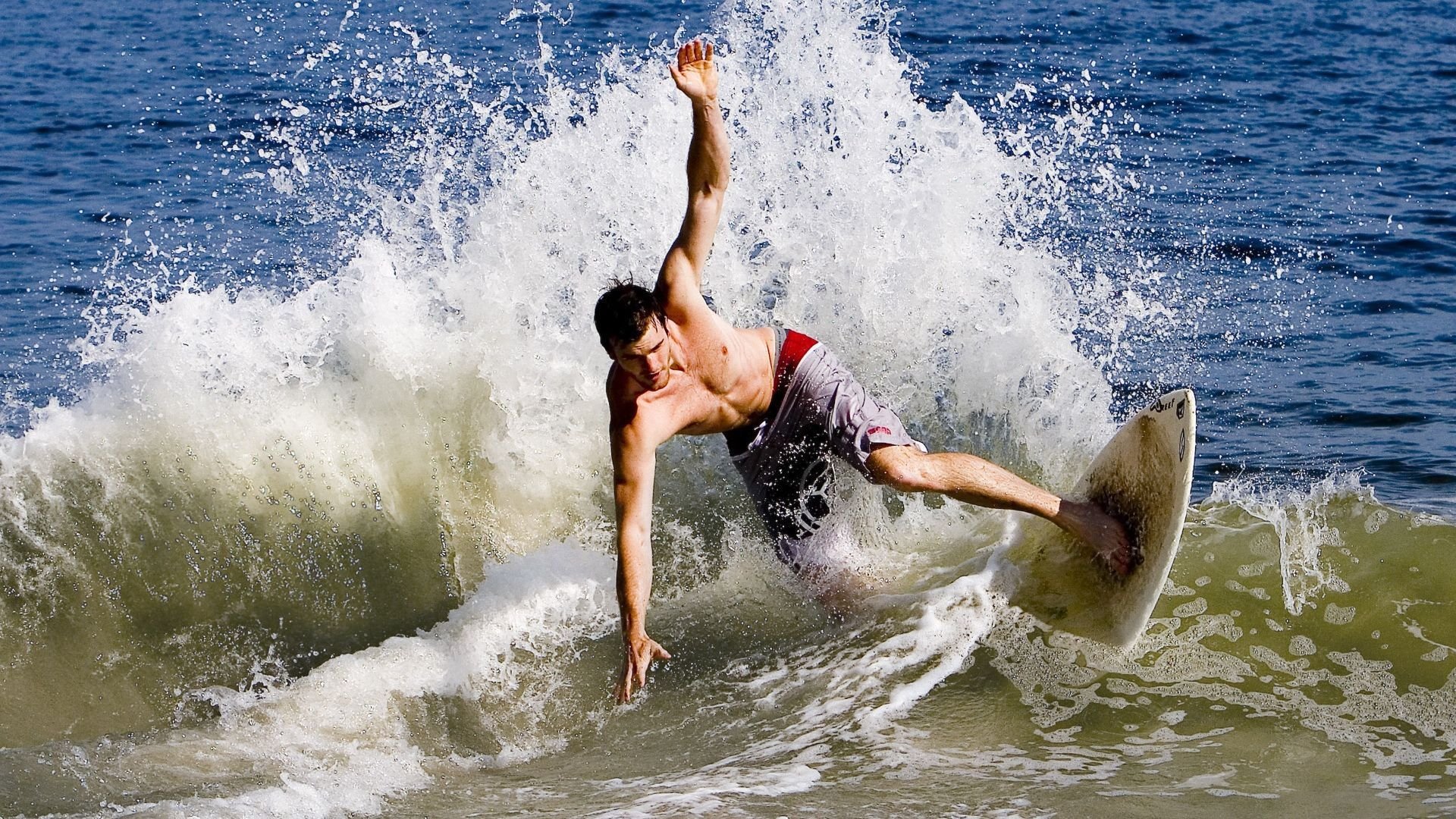 哥伦比亚骑手吉塔·日特科维奇荣获2024年最佳障碍赛骑手奖,表彰其卓越表现。